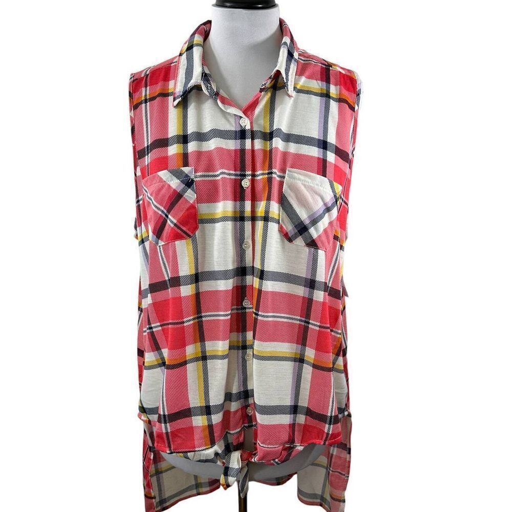 Sleeveless Plaid Button Up Top with‎ Tie Hem Details in Red and White